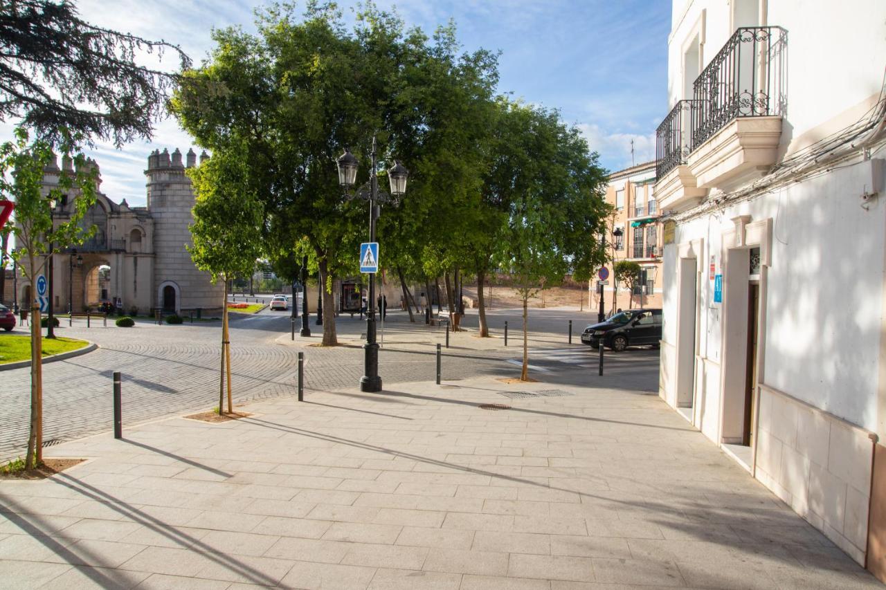 Alojamientos Puerta Palma Con Vistas Y Parking Badajós Exterior foto